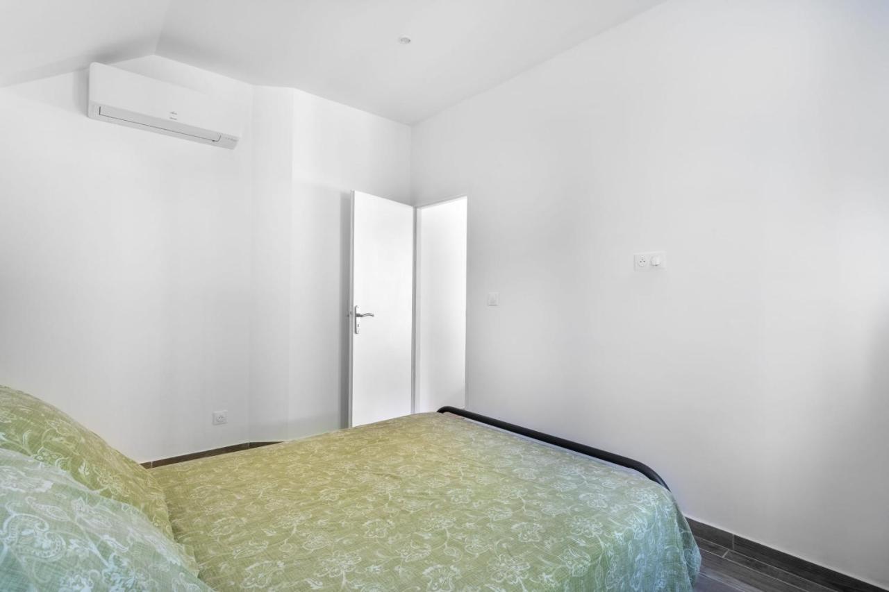 Luxurious 1 Bedroom, Ac, Terrace, Close Beaches - Dodo Et Tartine Carqueiranne Exterior photo
